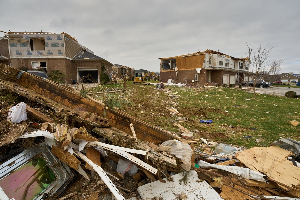 Louisville District provides technical assistance for debris removal in Bowling Green, Kentucky