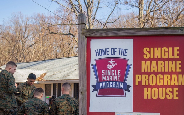 Single Marines Program hosts Holiday in the Barracks