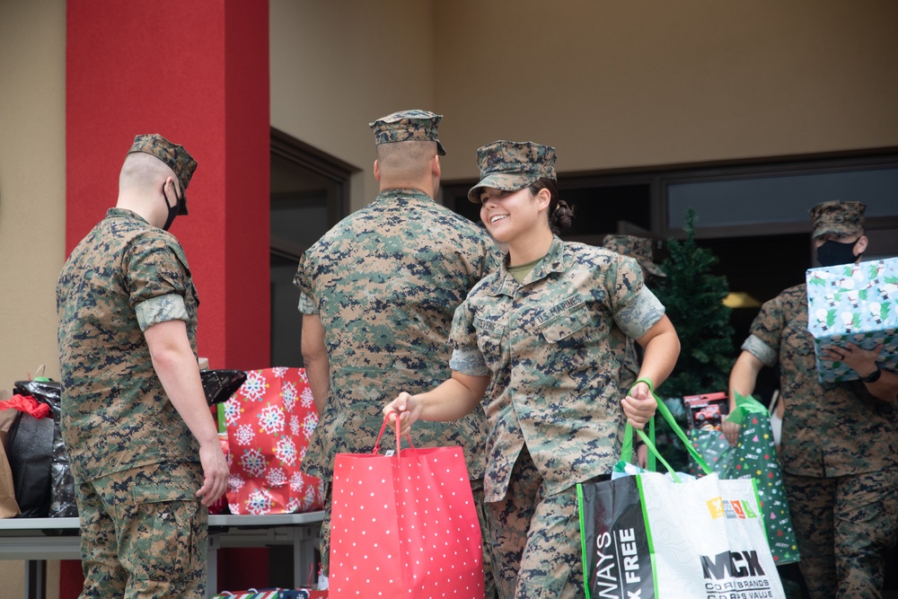 3d Radio Battalion holds gift drive for local Oahu children