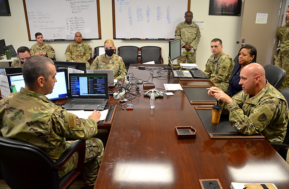 Soldiers, Airmen building contracting relationships for future operations