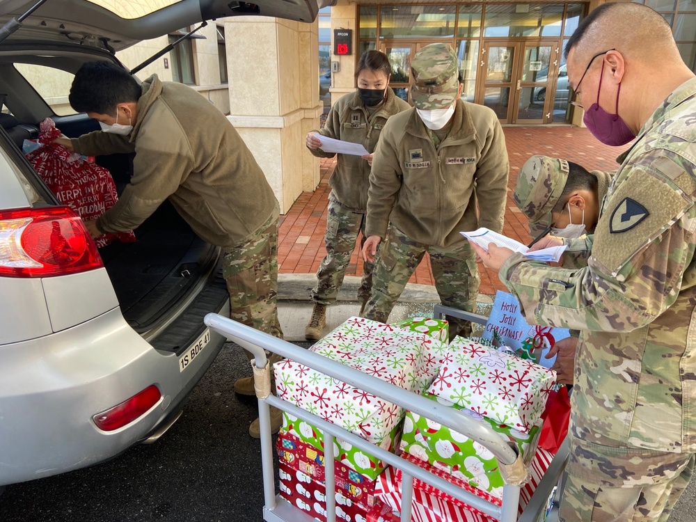 Operation Happy Holidays brings joy to military and local Korean children