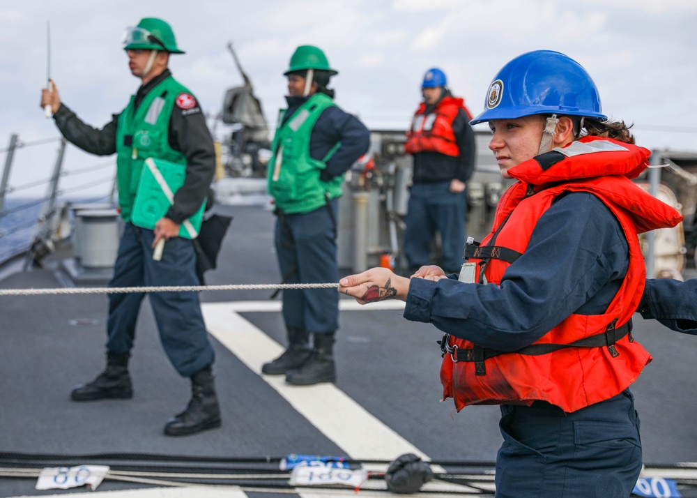 Benfold Conducts Replenishment-At-Sea with John Ericsson