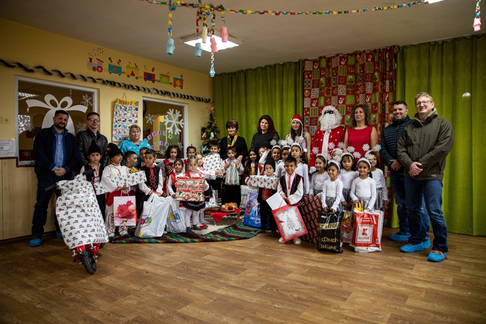 Supporting Santa: Novo Selo Training Area personnel gift local schools