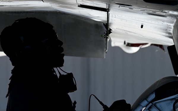 8th Aircraft Maintenance Unit transfers personnel to active duty