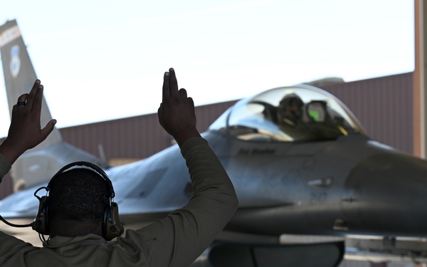 8th Aircraft Maintenance Unit transfers personnel to active duty