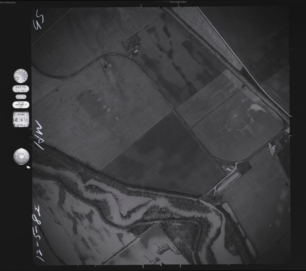 083280.042 - Big Island Mapping -- Barge Pileup @ Dam 2 -- Jacksonport Flood -- Black River Flooding -- Crystal Hill Tornado -- Lock &amp; Dam Highwater.332.1