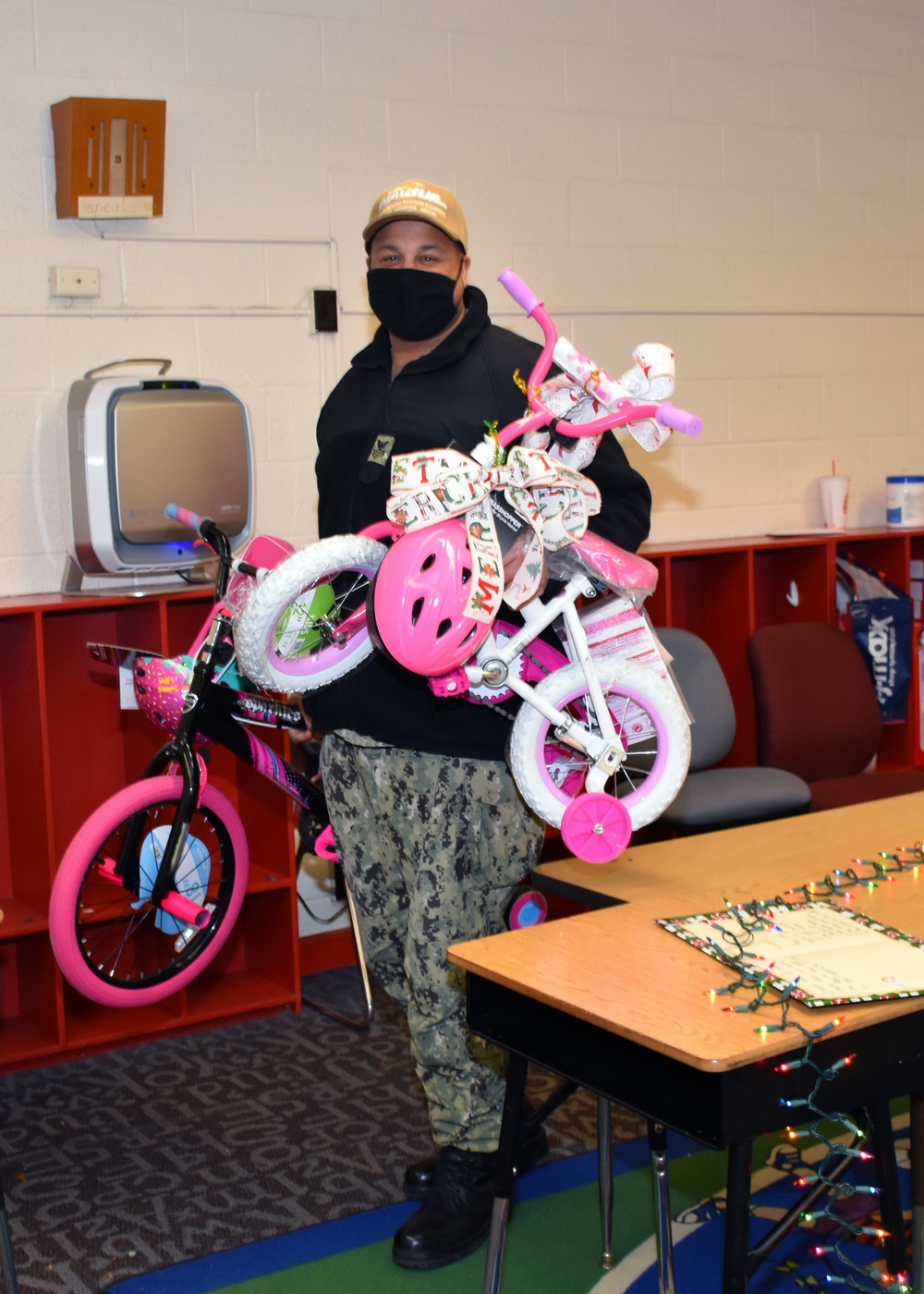 NAVSUP FLC Norfolk Makes Holidays Brighter for Families at Adopted School With Gift Drive