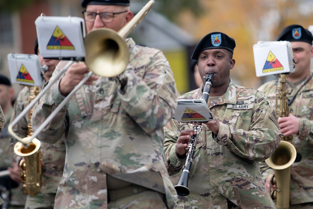 Bliss Soldiers help lead 85th Sun Bowl Parade