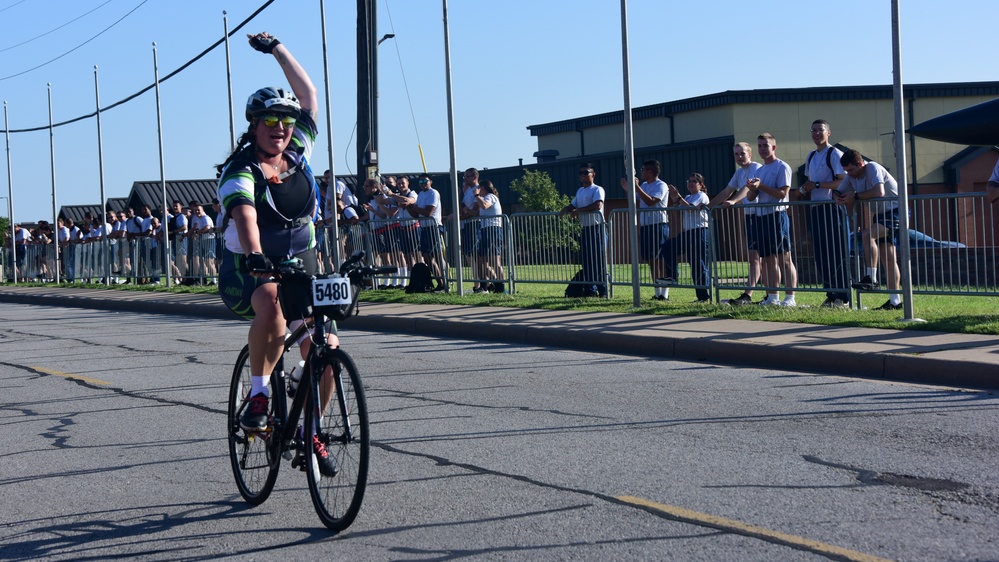Hotter'N Hell rolls through Sheppard AFB