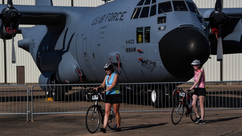 Hotter'N Hell rolls through Sheppard AFB