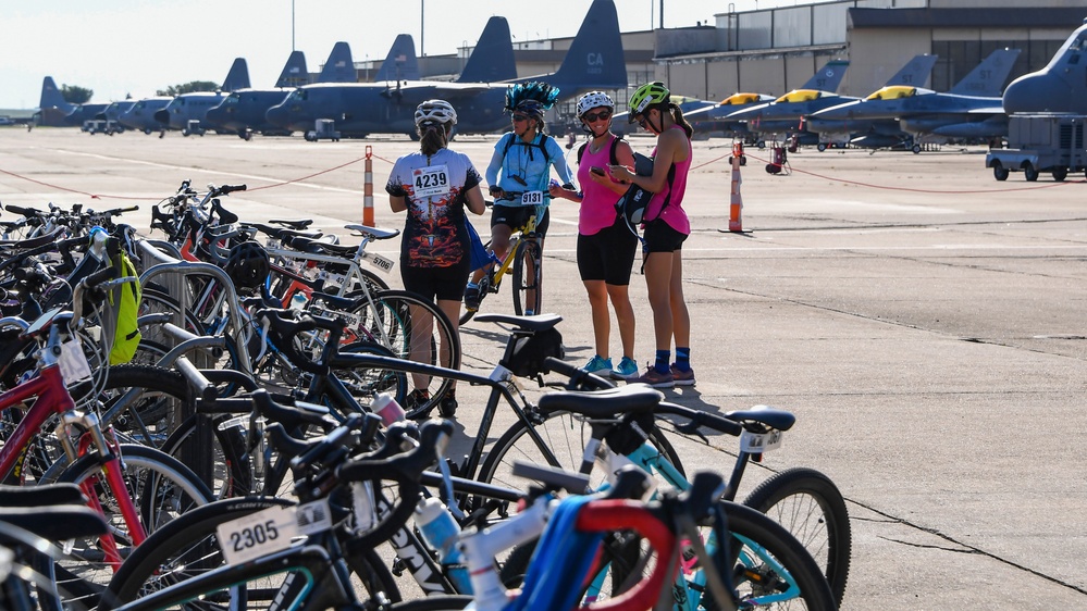 Hotter'N Hell rolls through Sheppard AFB