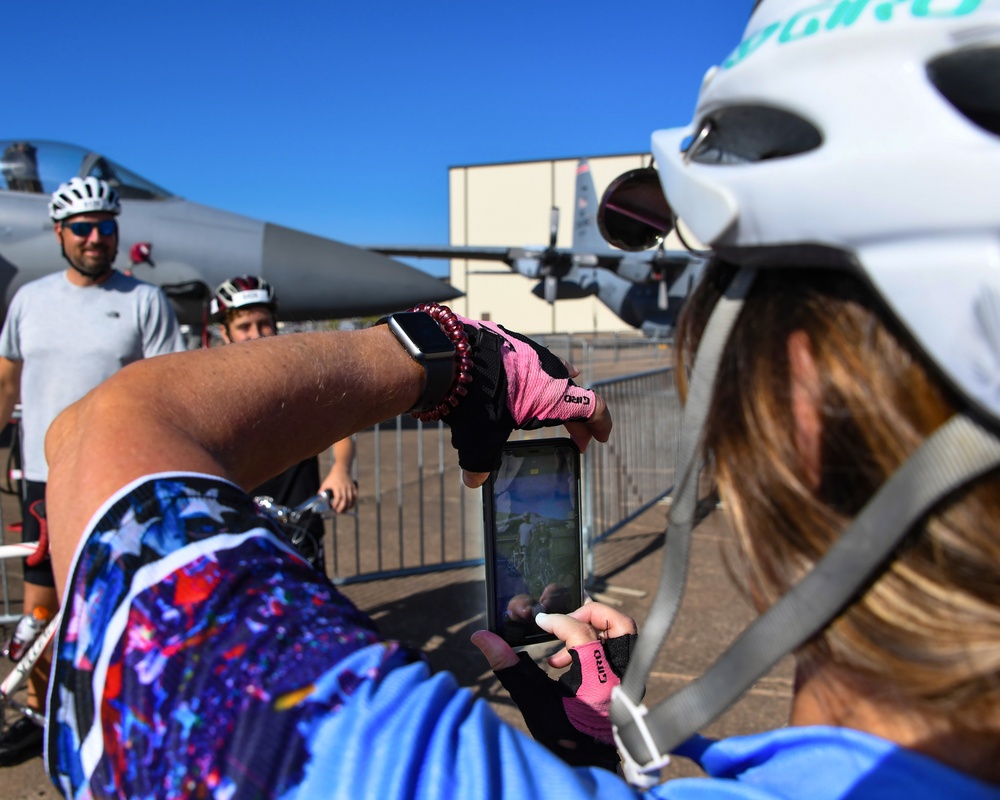 Hotter'N Hell rolls through Sheppard AFB