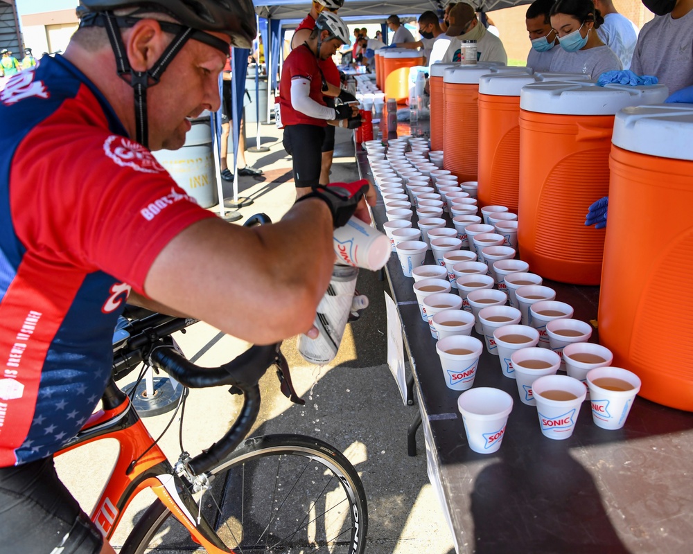 Hotter'N Hell rolls through Sheppard AFB
