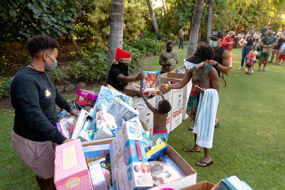 Holiday Party for Service Members and Families