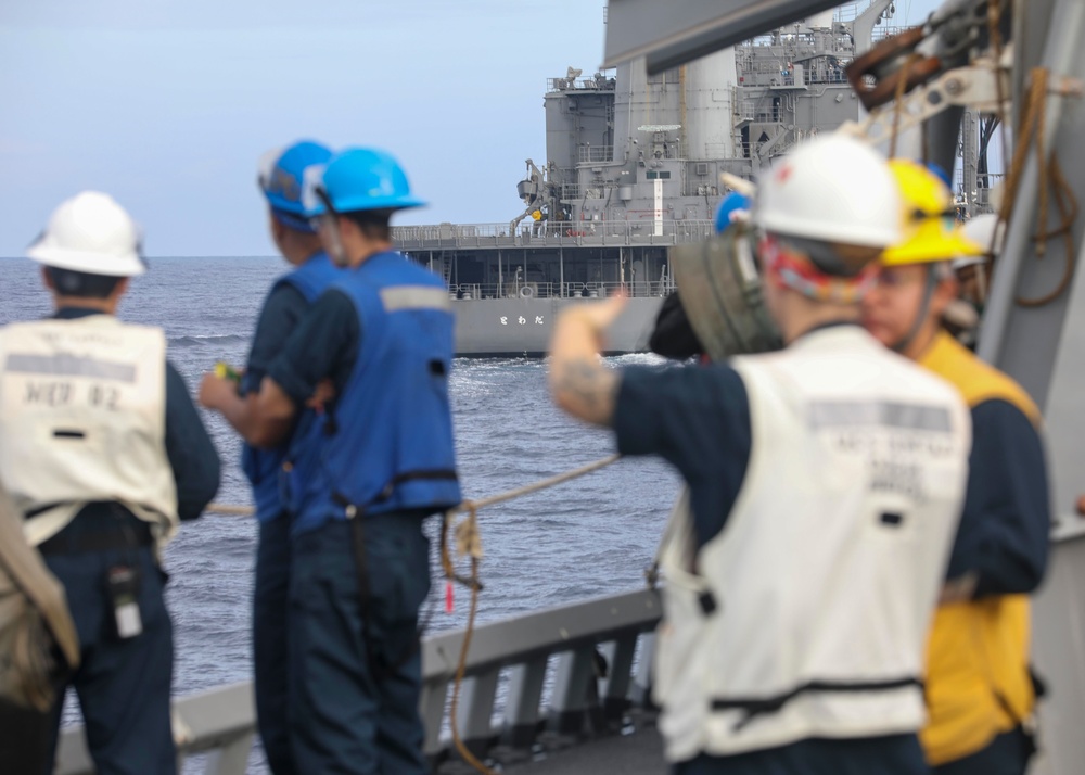 USS Benfold Conducts Replenishment-At-Sea with JS Towada