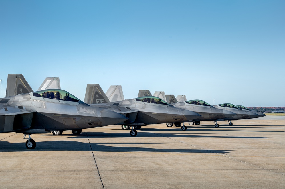 1st Fighter Wing F-22 Formation Illustration
