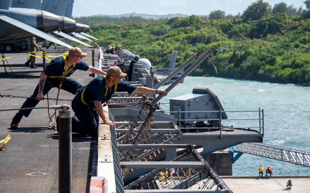 USS Carl Vinson (CVN 70) Departs Guam