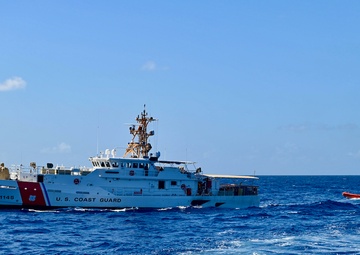 USCGC Emlen Tunnell conducts training off Puerto Rico