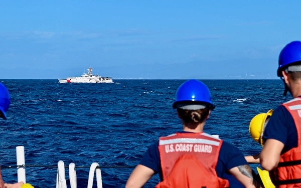 USCGC Thetis trains with USCGC Glen Harris, USCGC Emlen Tunnell