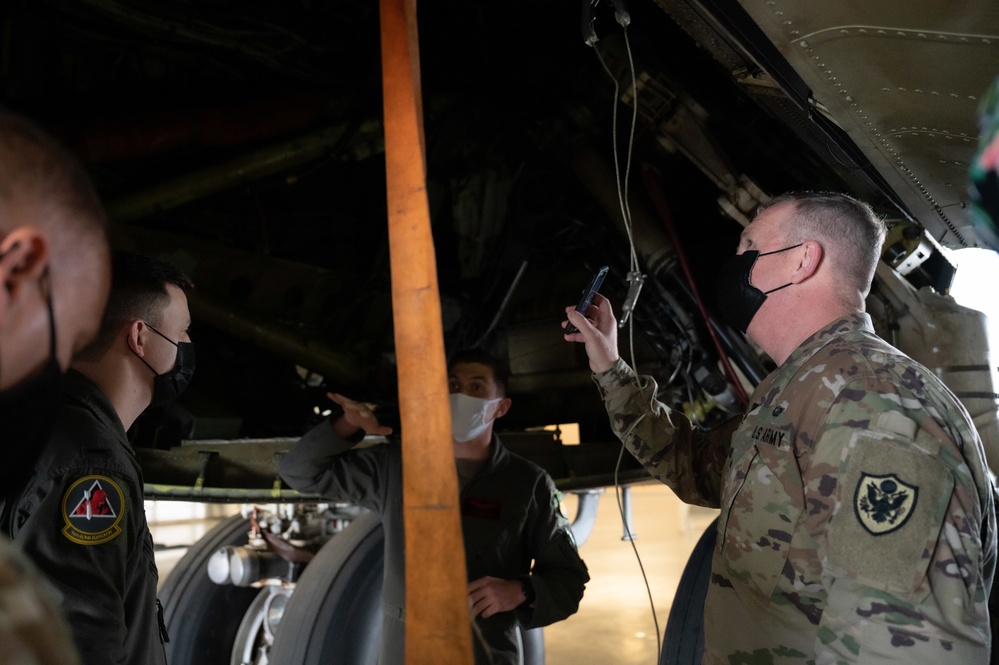 DLA commander visits Striker Nation