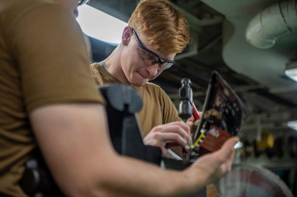 Eisenhower Supports Naval Operations in 5th Fleet Area of Operations