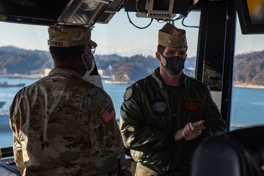 USS Ronald Reagan Hosts Soldiers from Camp Zama