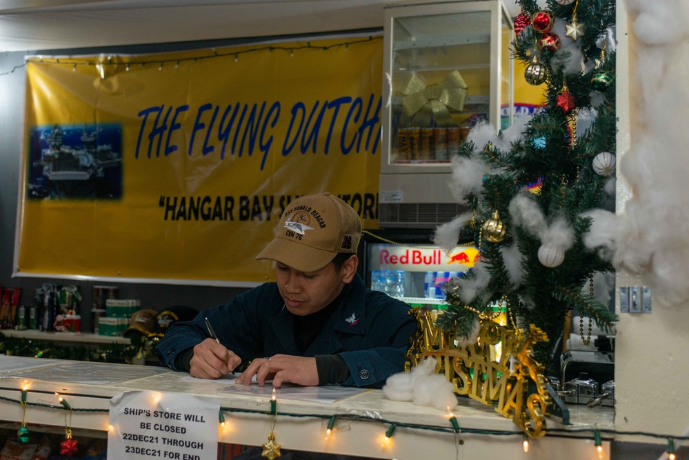 USS Ronald Reagan (CVN 76) Ship Store Kiosk