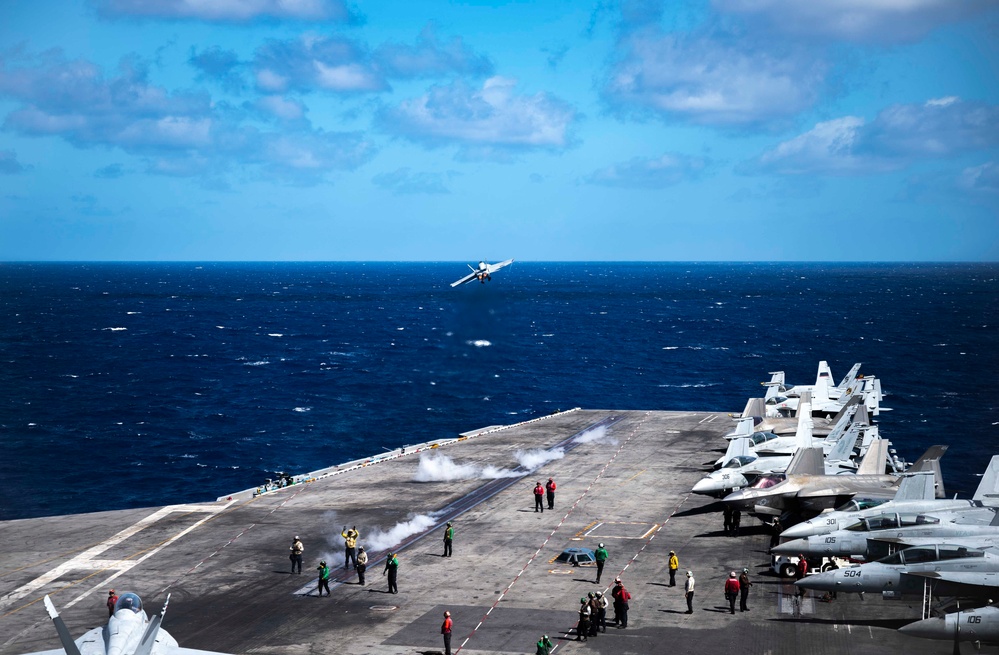 USS Carl Vinson (CVN 70) Conducts Flight Operations in Philippine Sea