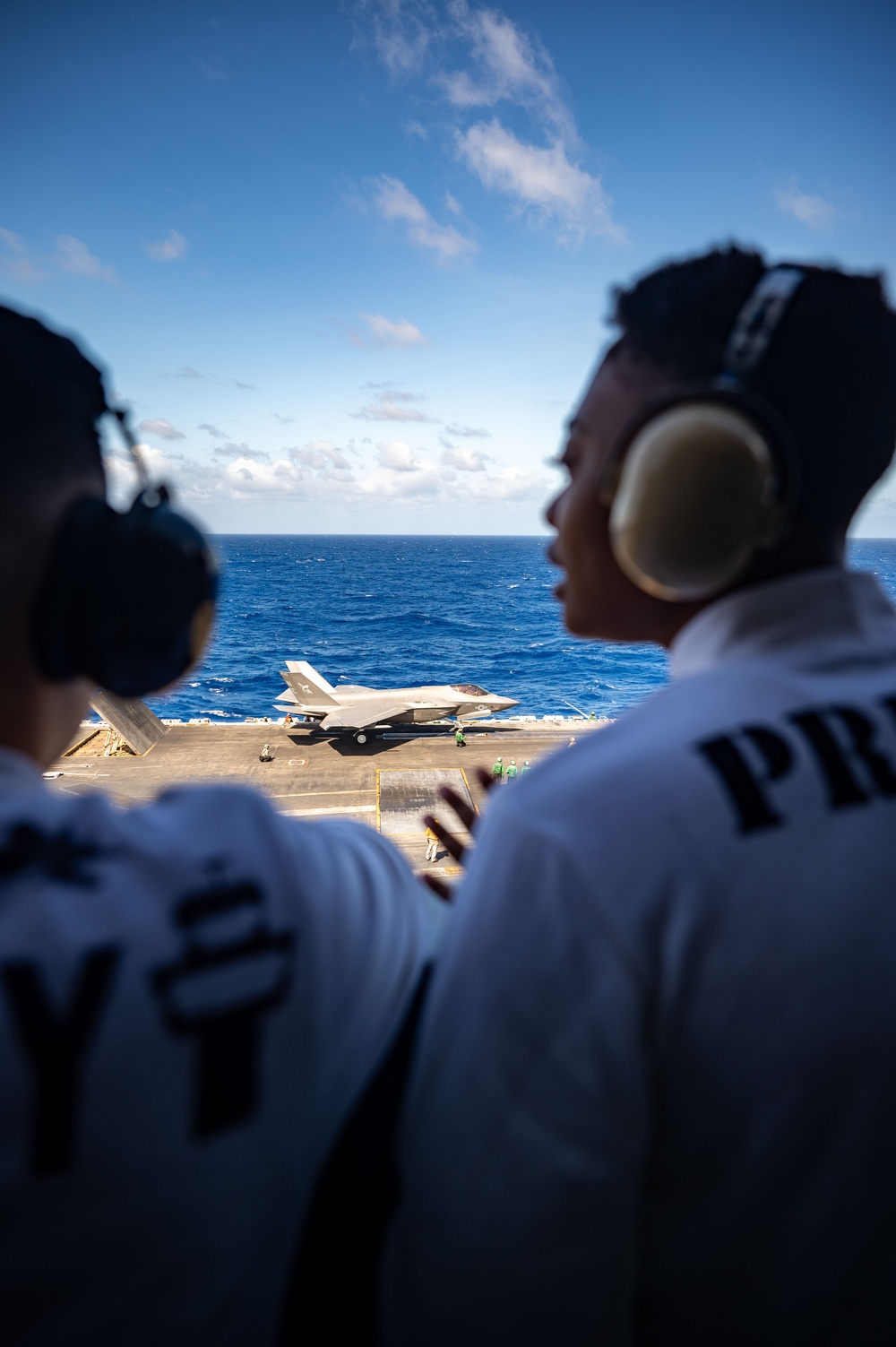 USS Carl Vinson (CVN 70) Conducts Flight Operations in Philippine Sea