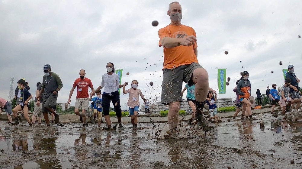 Camp Zama community members join rice-planting event in Zama City