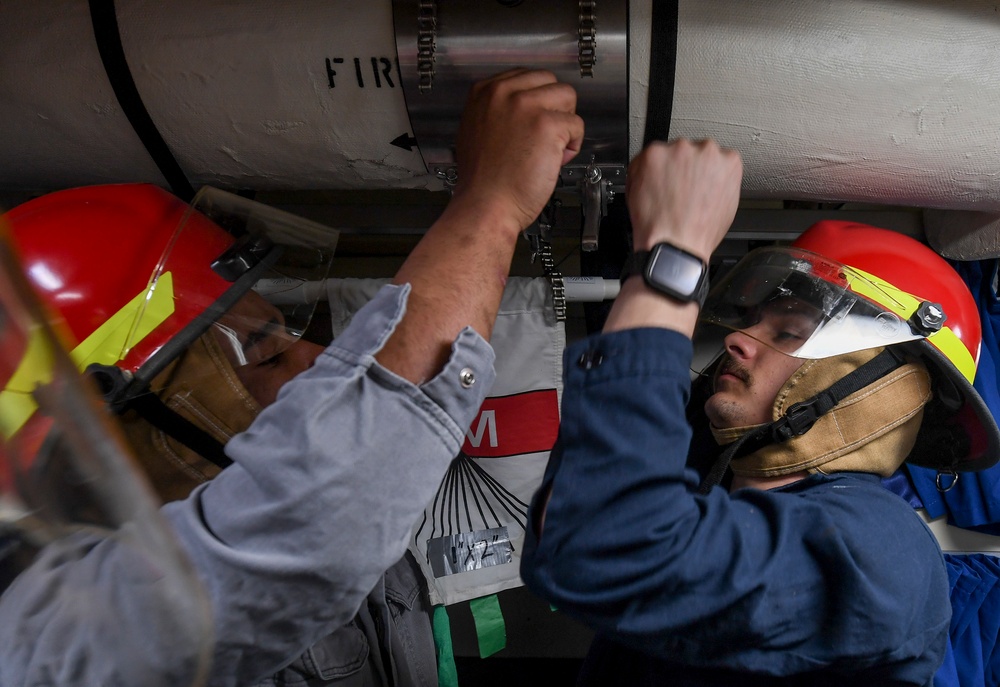 USS Chafee (DDG 90) Conducts Damage Control Drill In South China Sea