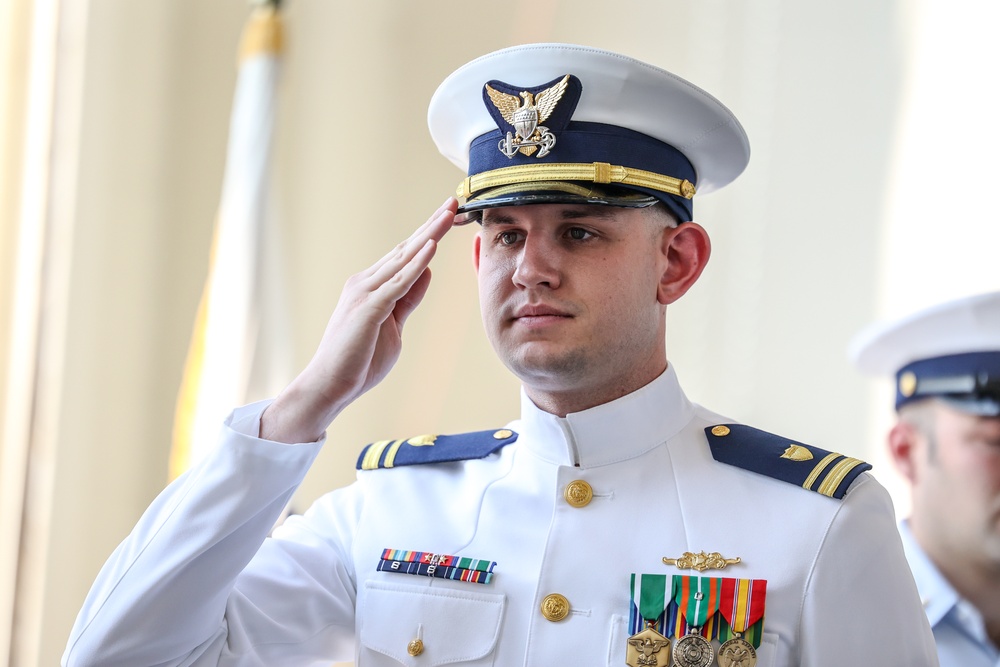 DVIDS - Images - Change of Command - USCGC Beluga [Image 8 of 11]