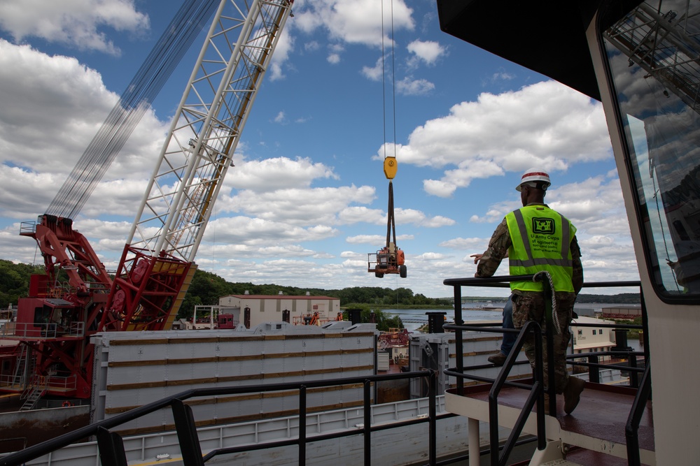 Quad Cities Heavy Lift Crane Mission Ready