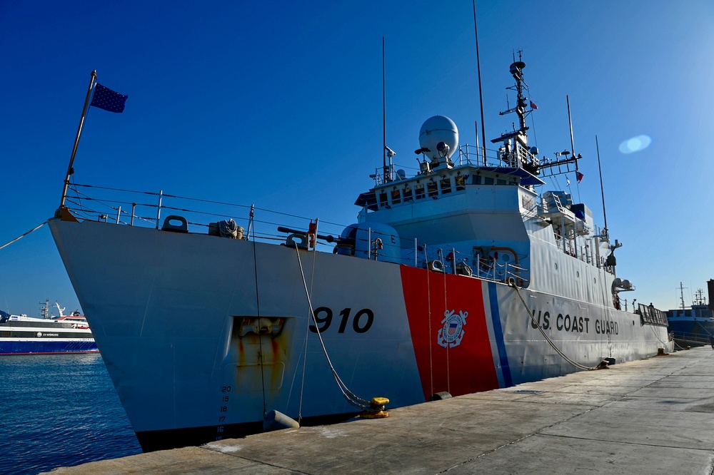 USCGC Thetis in Cabo Verde