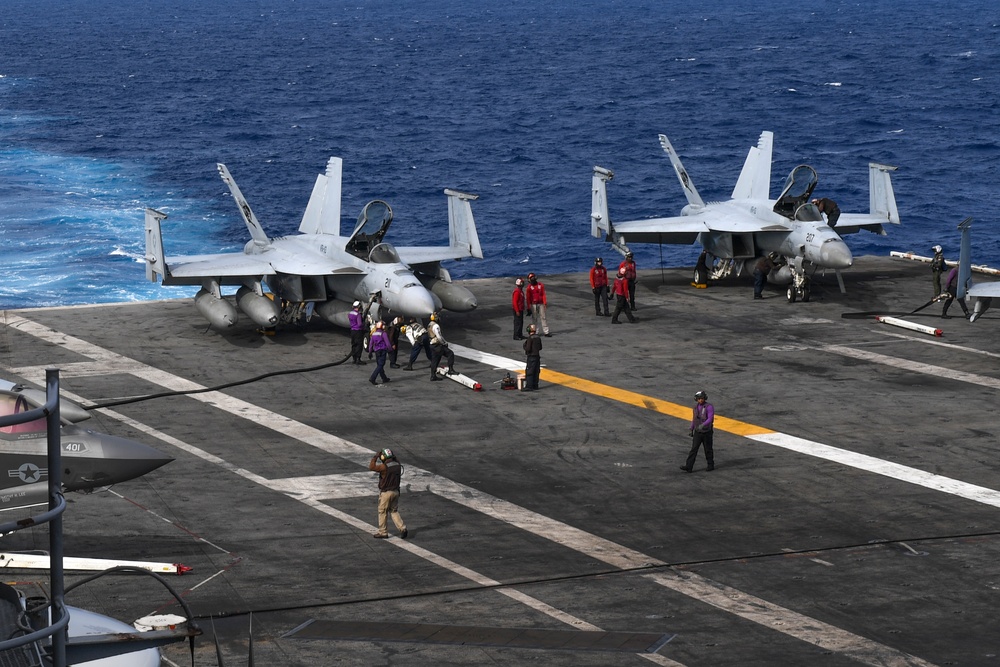 USS Carl Vinson (CVN 70) Conducts Flight Operations in Philippine Sea