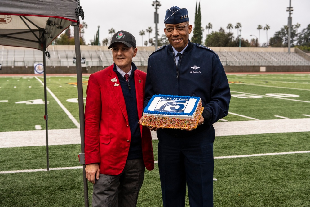 USAF Total Force Band Performs at the Rose Parade Bandfest in Pasadena