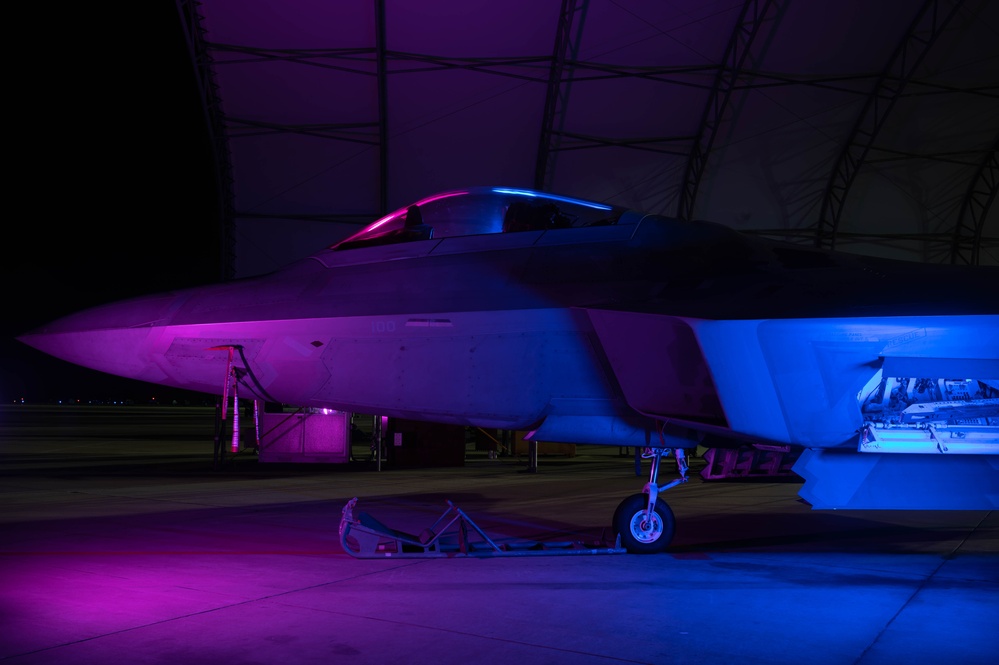 F-22 Raptor night photography