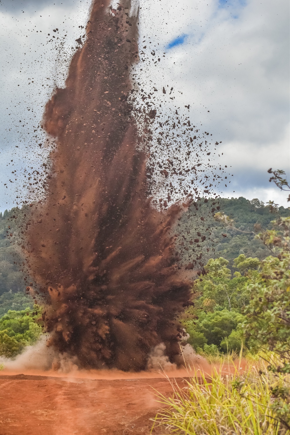 HIARNG Engineers conduct squad level tactics and demolition missions