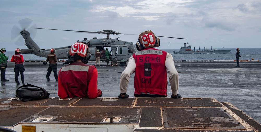 Vertical-Replenishment-At-Sea