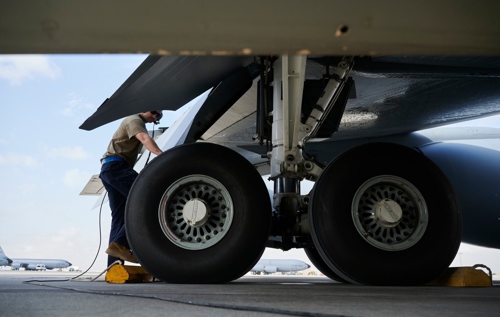 50th EARS refuels Air Force F-16 Fighting Falcons