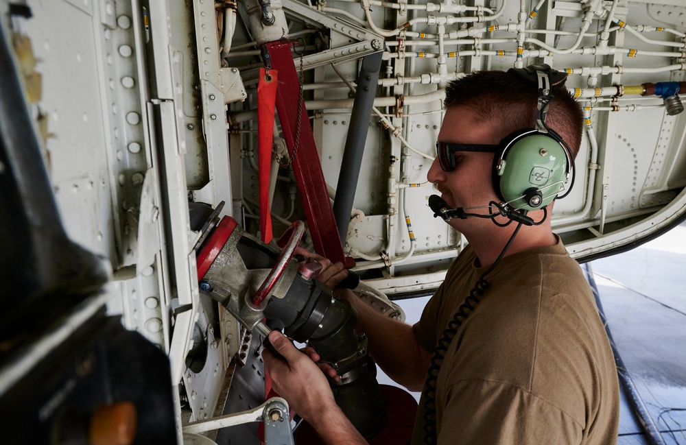 50th EARS refuels Air Force F-16 Fighting Falcons