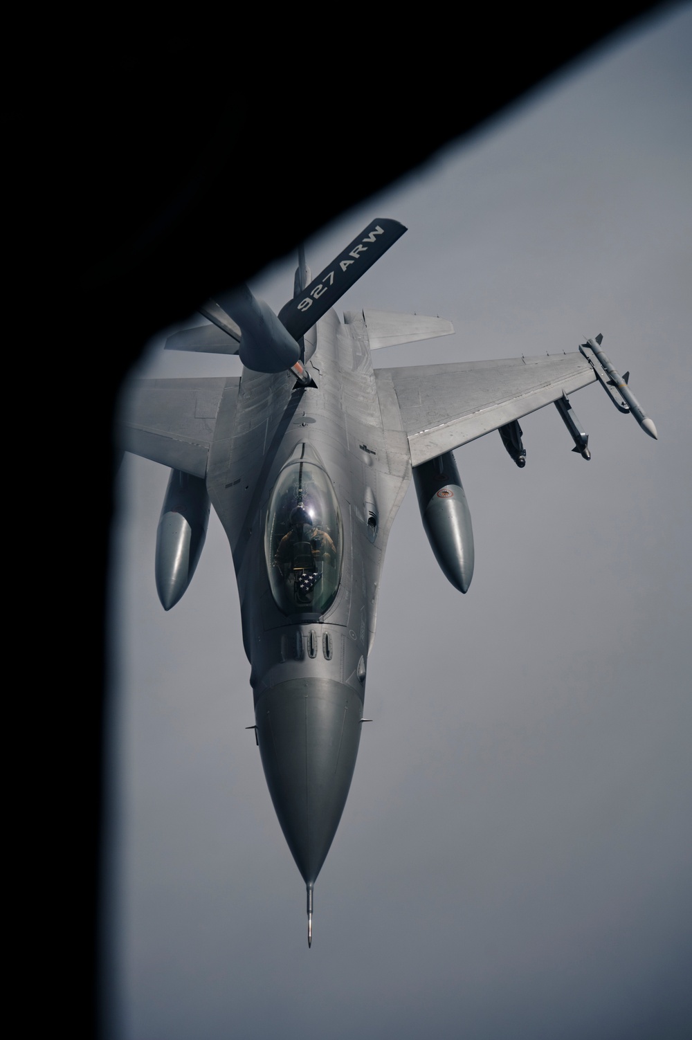 50th EARS refuels Air Force F-16 Fighting Falcons
