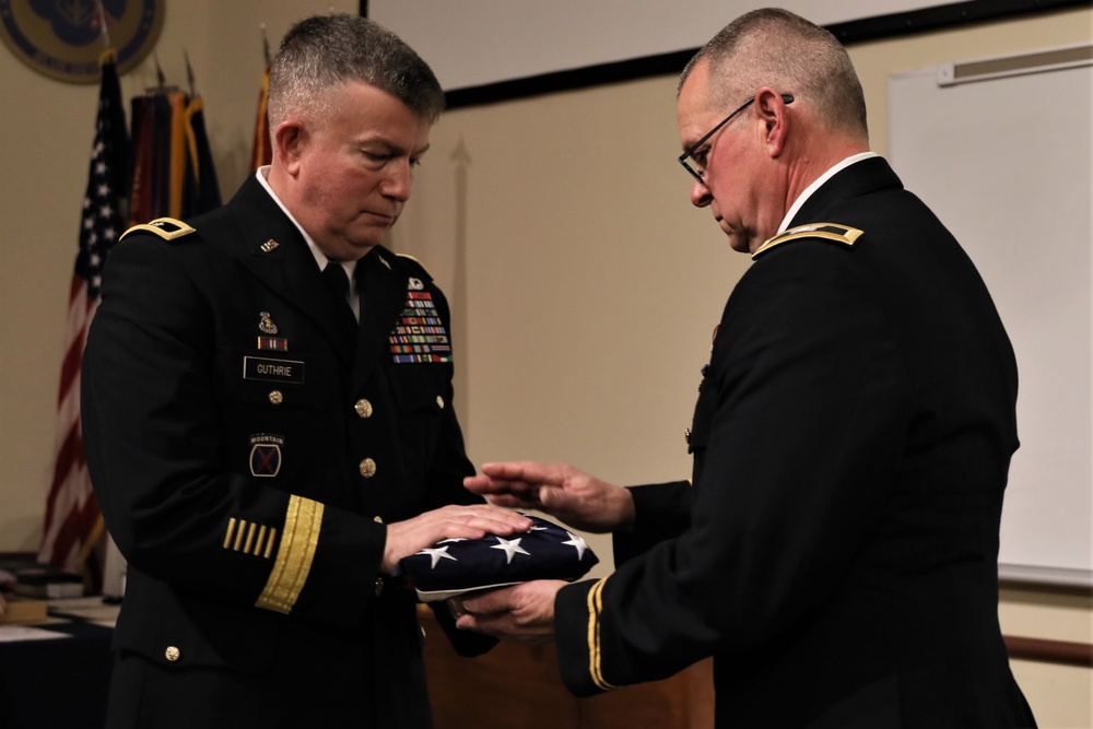 Maj. Gen. Guthrie presents flag