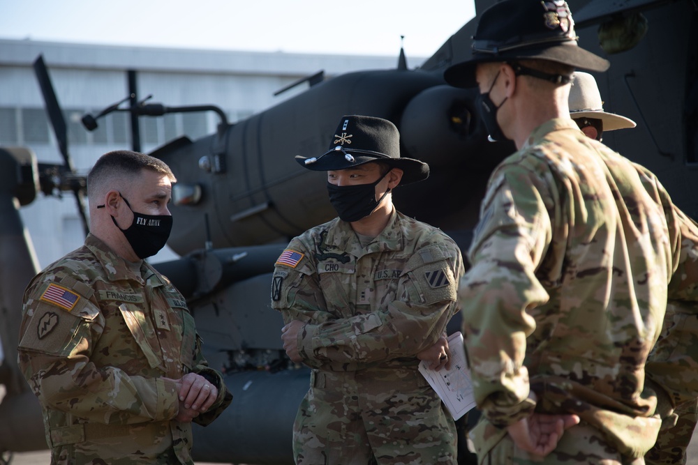 U.S. Army Aviation Center of Excellence commander visits 3rd CAB Soldiers.