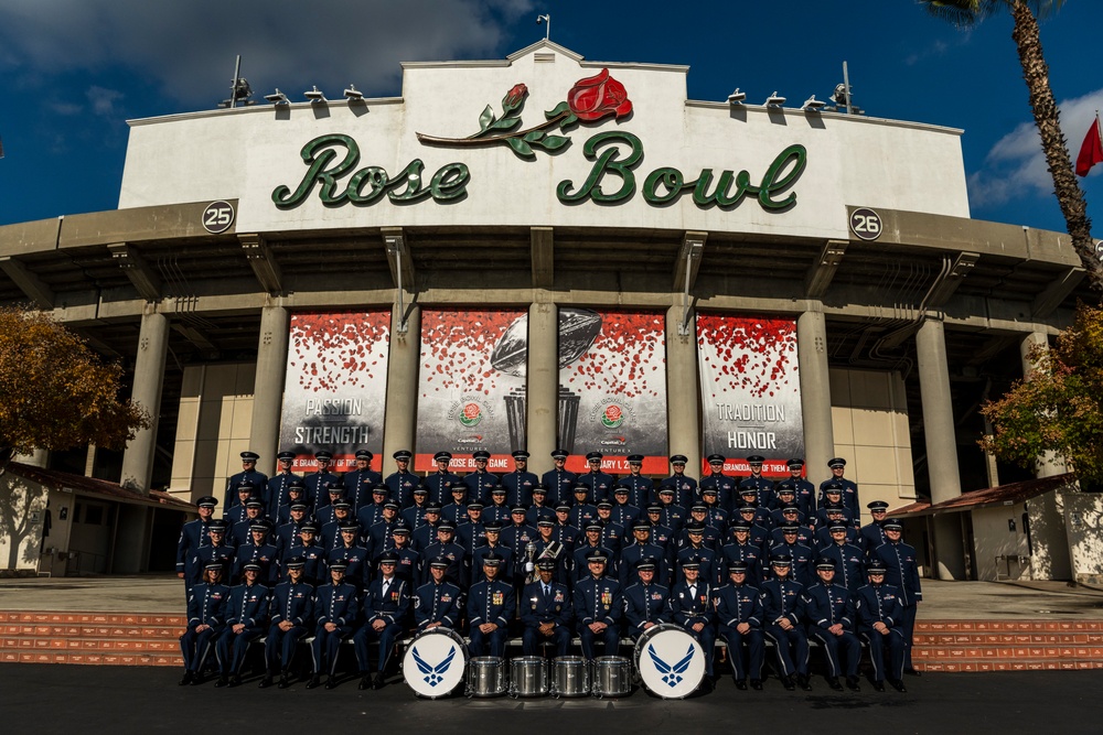 USAF Total Force Band takes photos with CSAF Gen. Brown prior to Tournament of Roses Parade