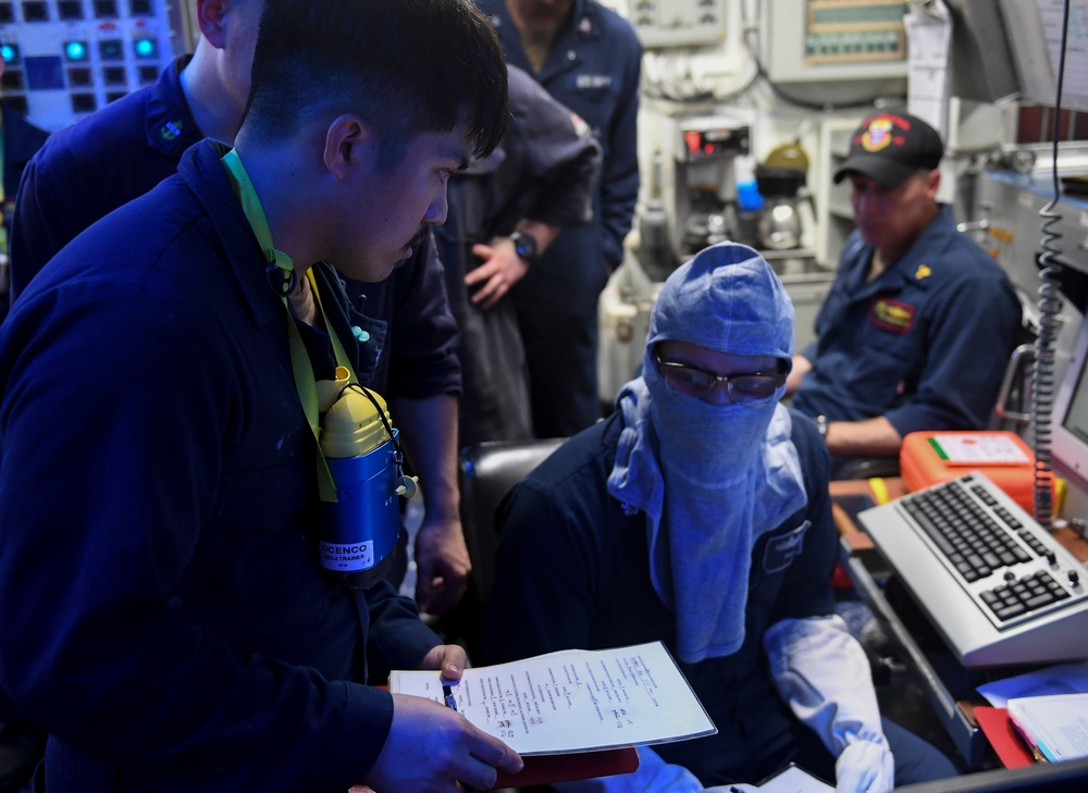 USS Chafee (DDG 90) Conducts Damage Control Drill In South China Sea