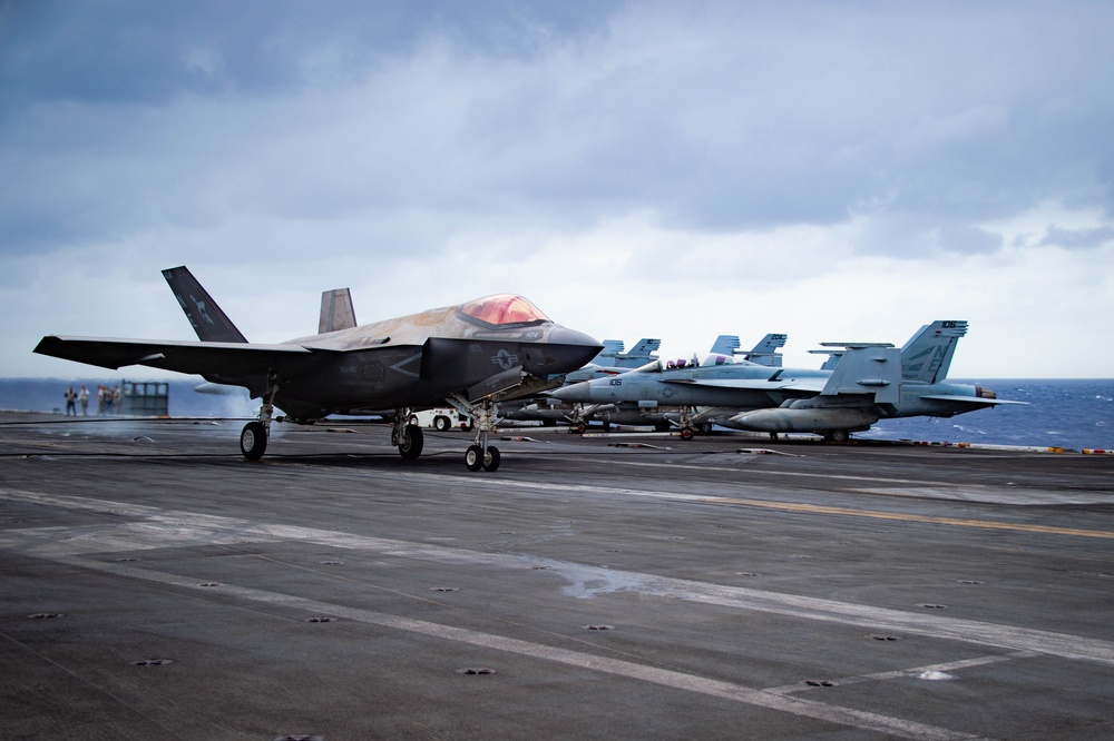 USS Carl Vinson (CVN 70) Conducts Flight Operations