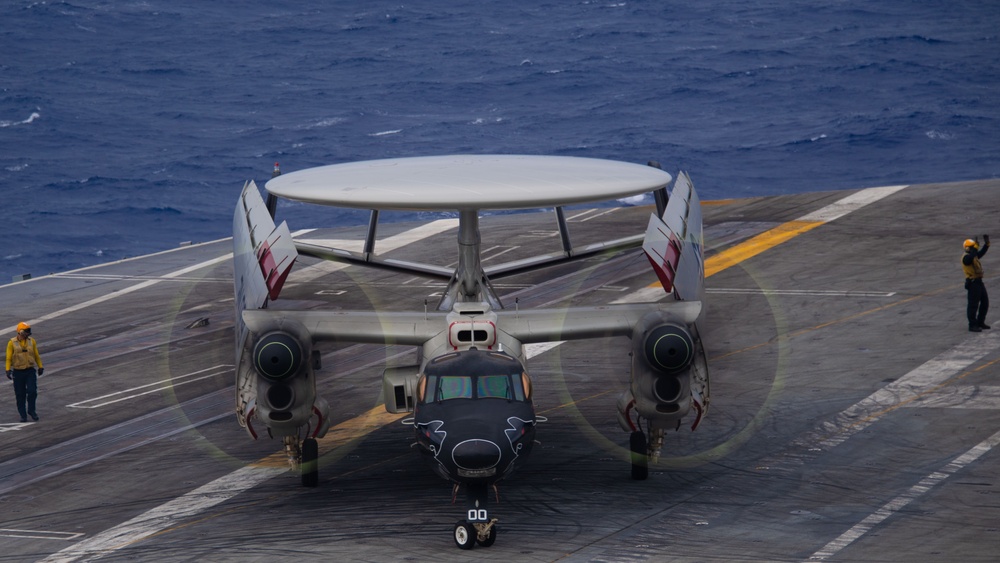 USS Carl Vinson (CVN 70) Conducts Flight Operations in Philippine Sea