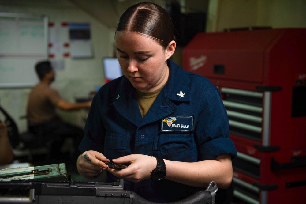 USS Carl Vinson (CVN 70) Sailors Conduct Maintenance in the Philippine Sea