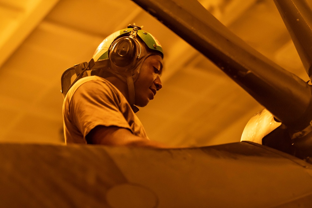 USS Carl Vinson (CVN 70) Sailors Conduct Maintenance in the Philippine Sea